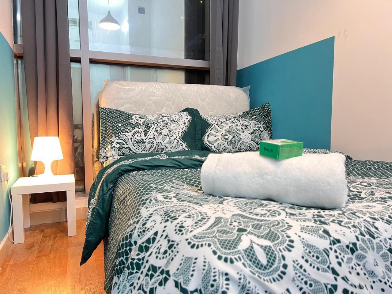 Relaxing Closed Partition In Tecom Near Metro Homestay Dubai
