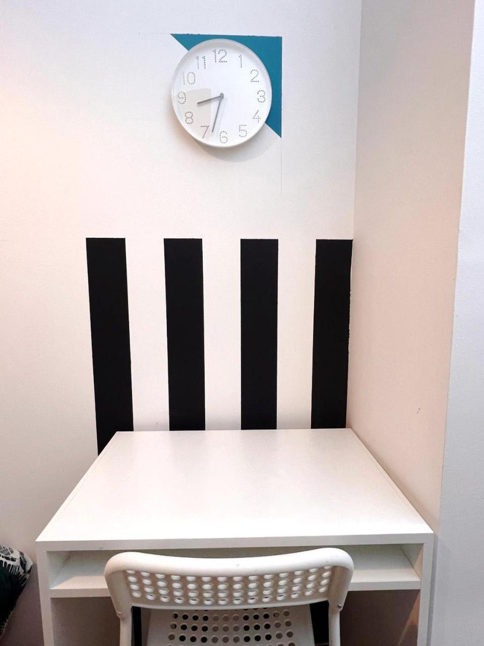 Relaxing Closed Partition In Tecom Near Metro * Dubai