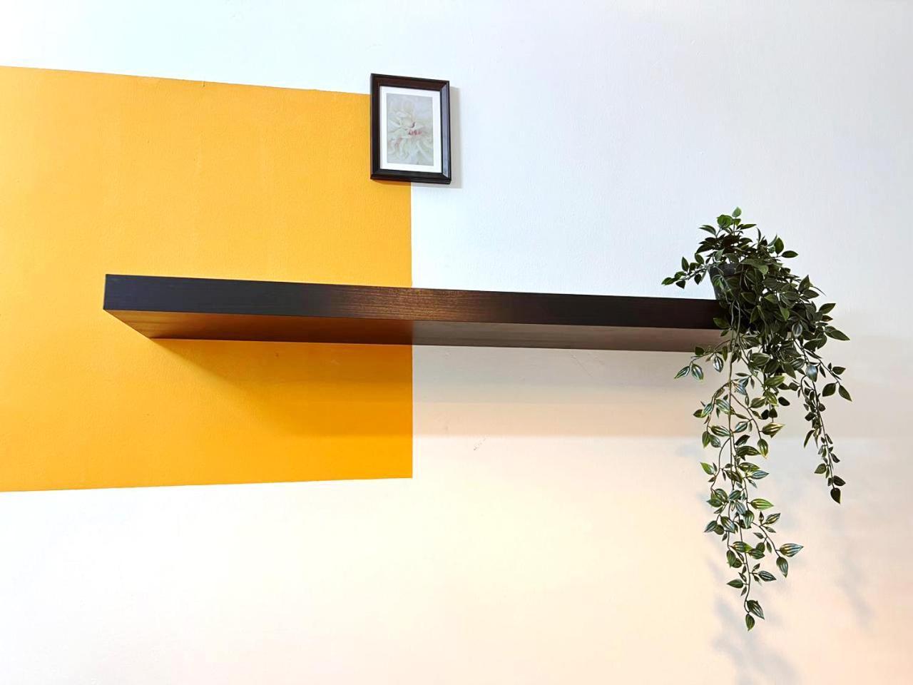 Relaxing Closed Partition In Tecom Near Metro * Dubai